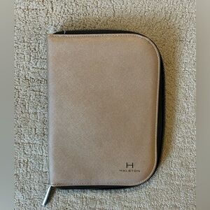 Halston travel jewelry case